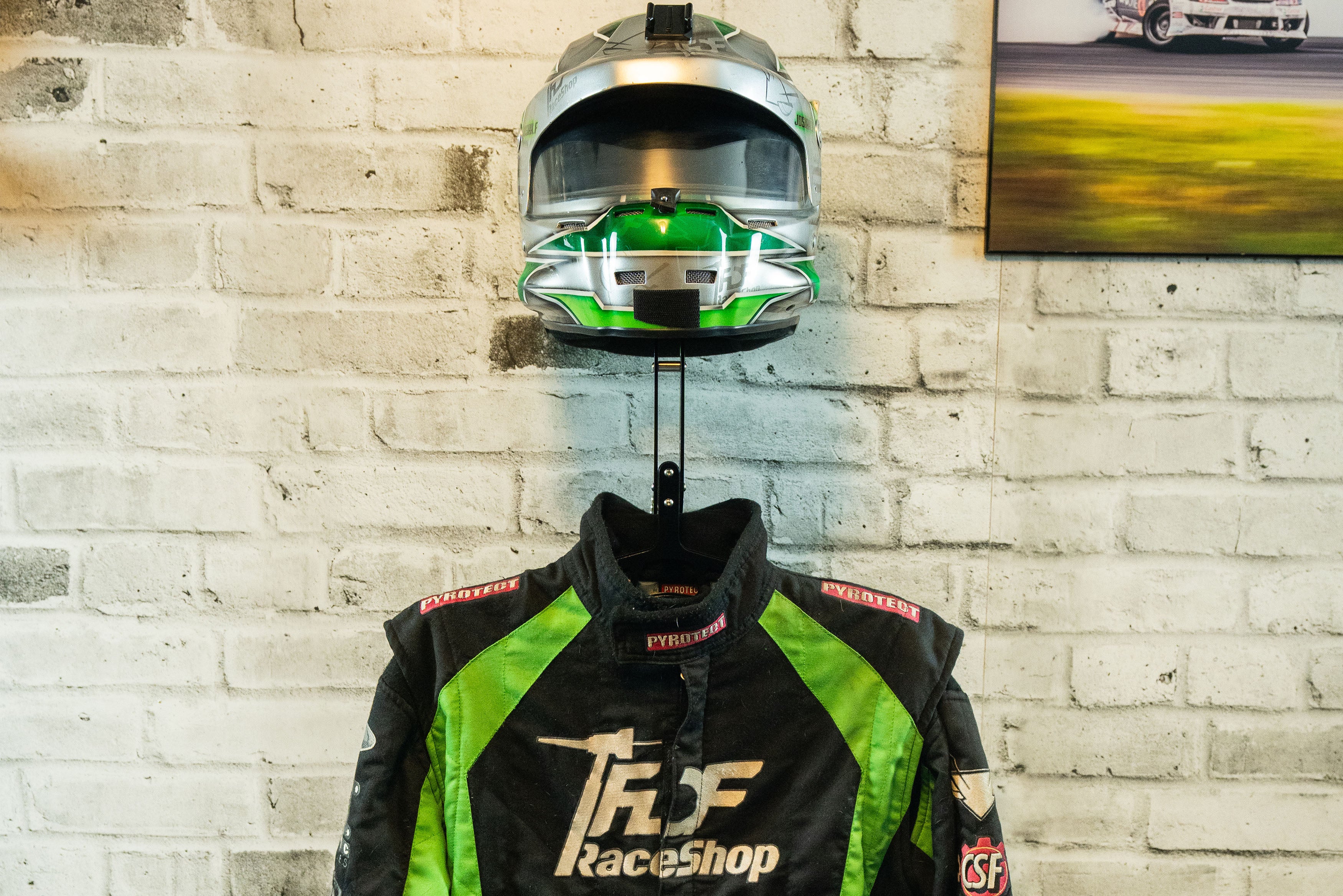 FDF Helmet+Suit Wall Mount - Image 10