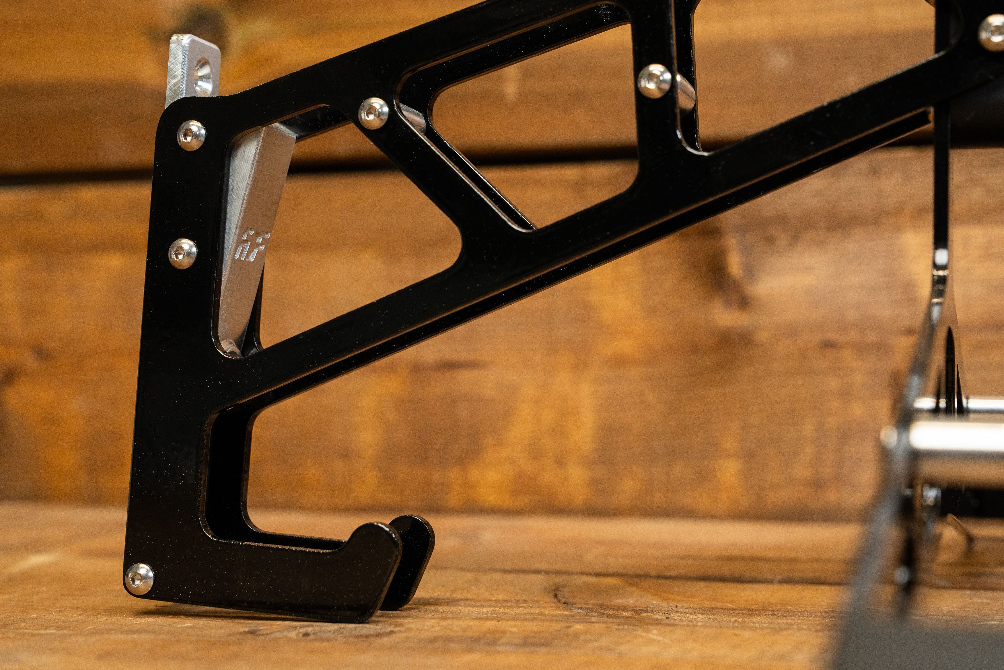 FDF Helmet+Suit Wall Mount - Image 8